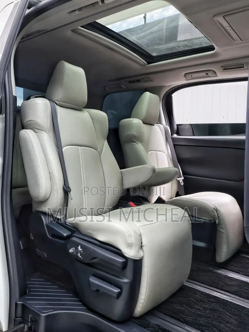 Toyota Alphard 2.5 Petrol AWD 2018 White