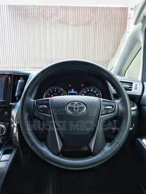 Toyota Alphard 2.5 Petrol AWD 2018 White