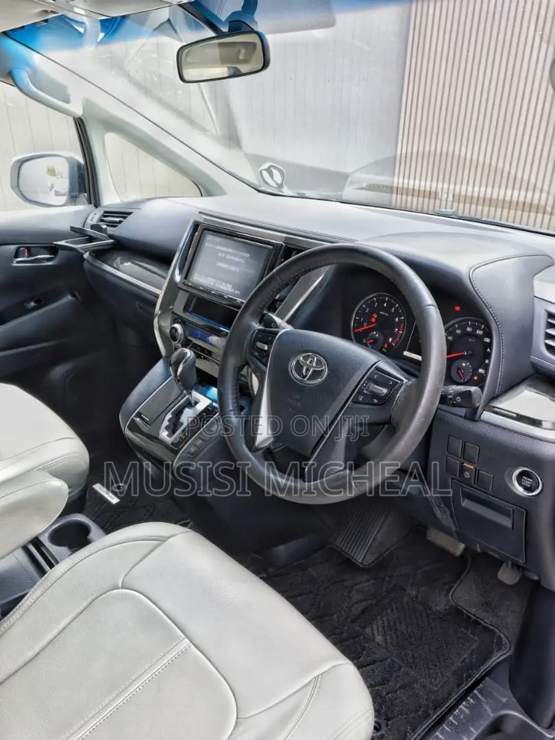 Toyota Alphard 2.5 Petrol AWD 2018 White