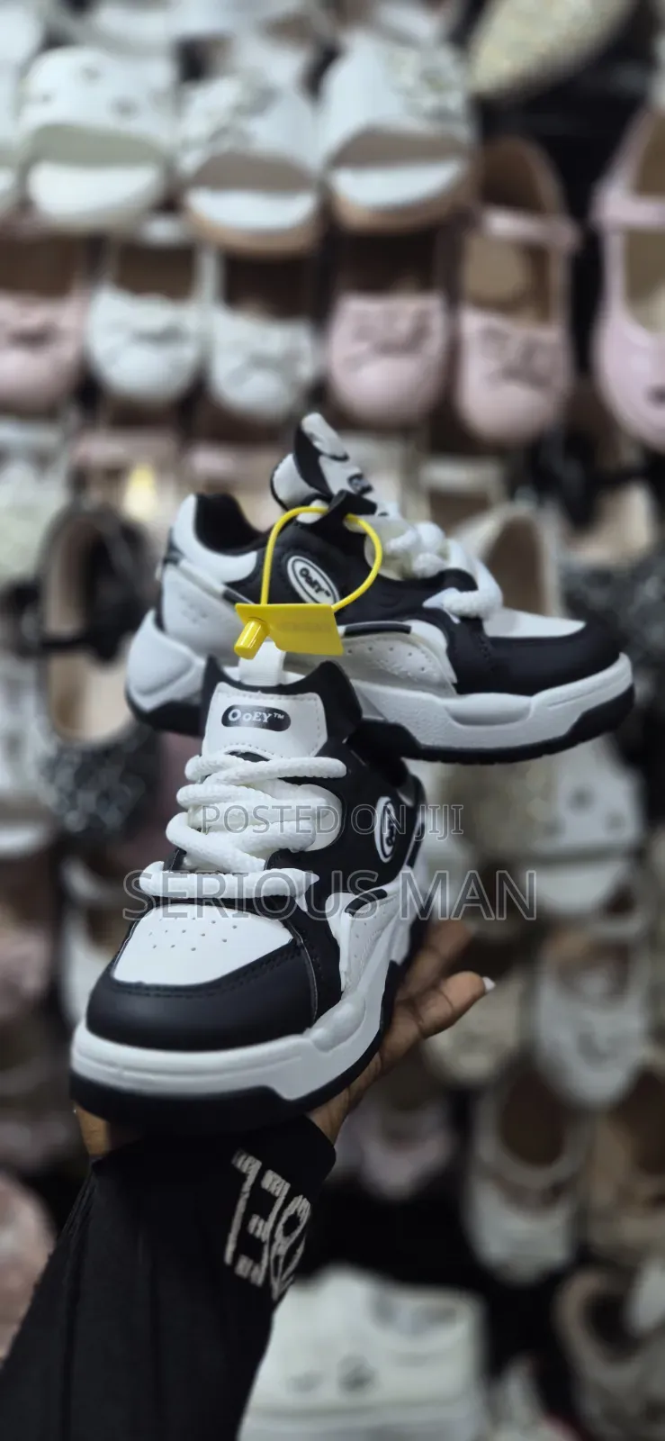 Ooey / Ogiy Low-Top Chunky Sneaker