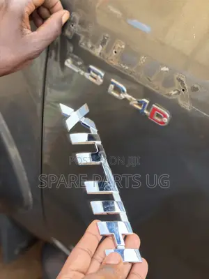 Hilux Word / Emblem