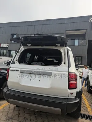 Toyota Land Cruiser Prado 2.7 2024 White
