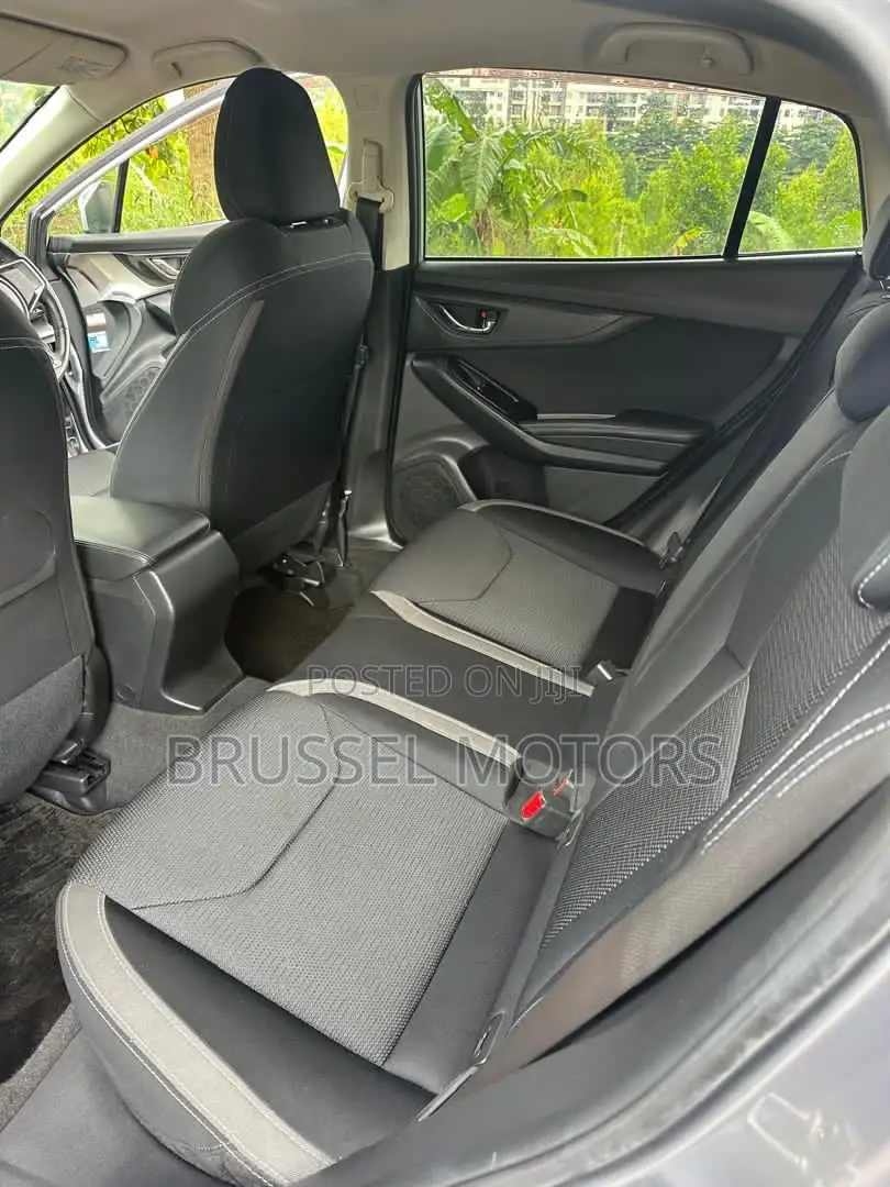 Subaru Impreza 2.0i Premium AWD Hatchback 2017 Silver