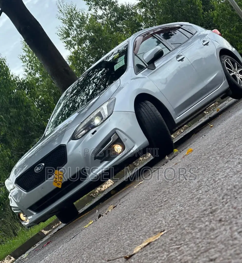 Subaru Impreza 2.0i Premium AWD Hatchback 2017 Silver