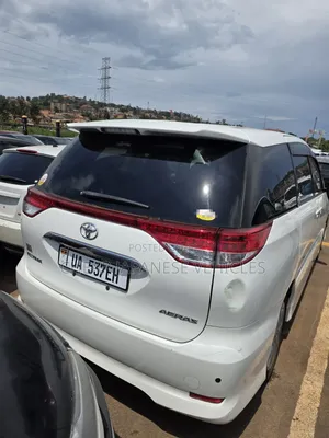 Toyota Estima 2012 White