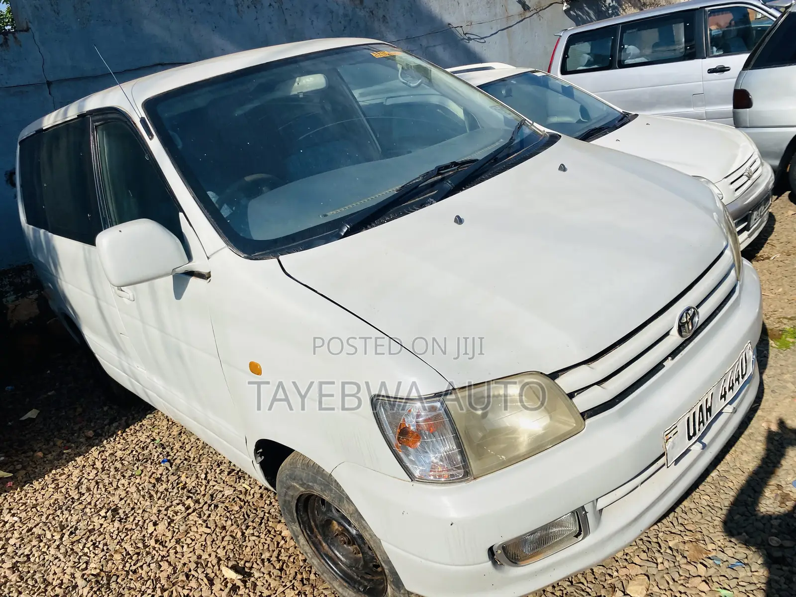 Toyota Noah 2001
