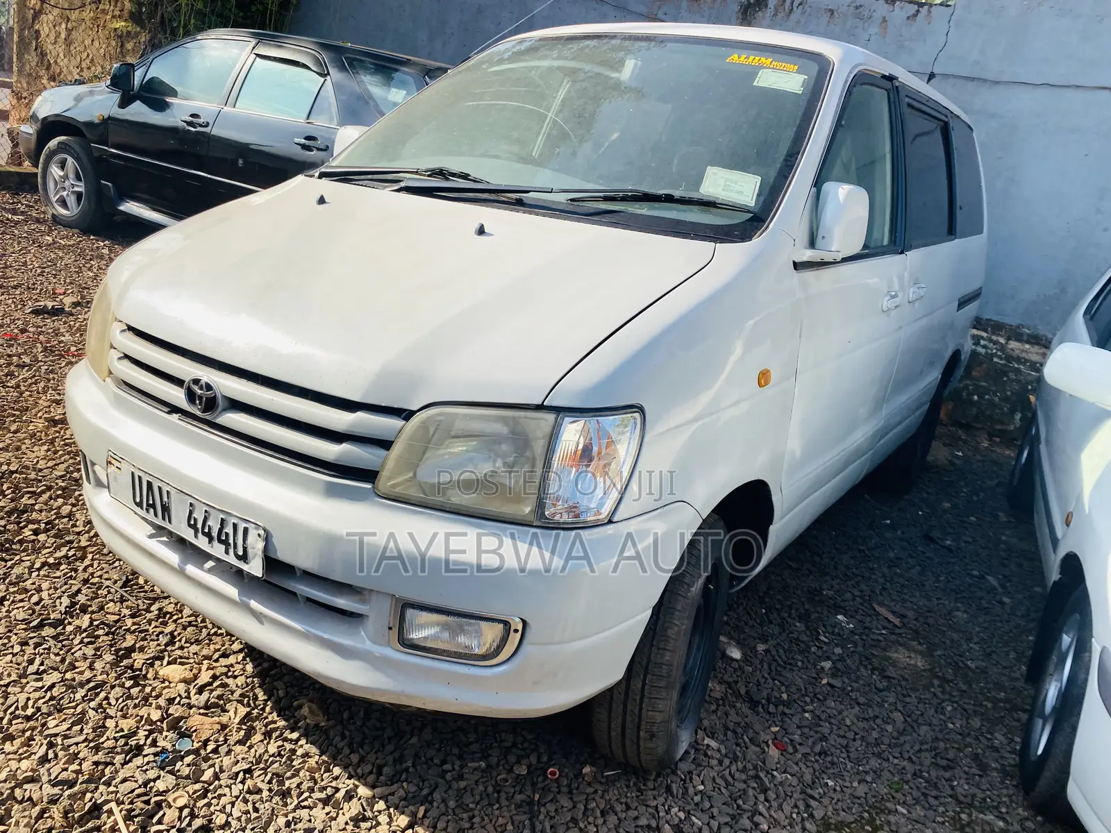 Toyota Noah 2001