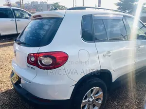 Volkswagen Tiguan 2010 White