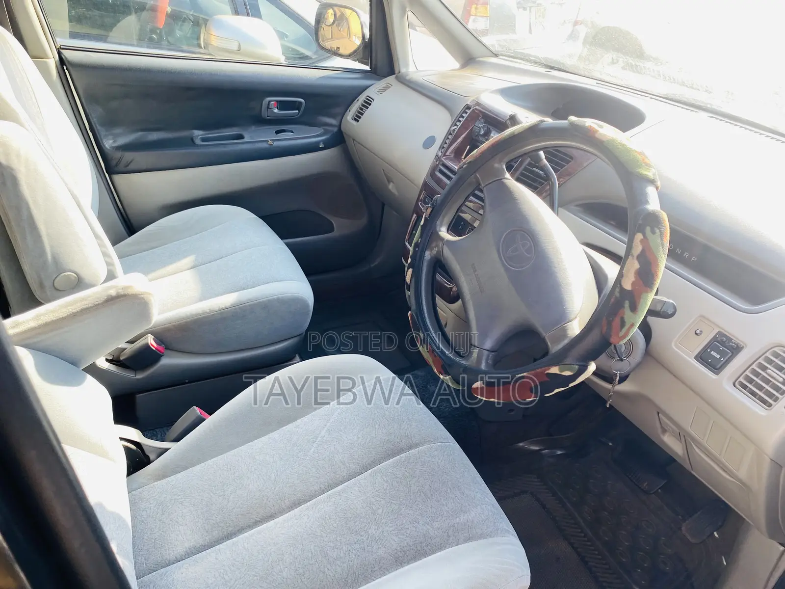 Toyota Nadia 2000 Silver