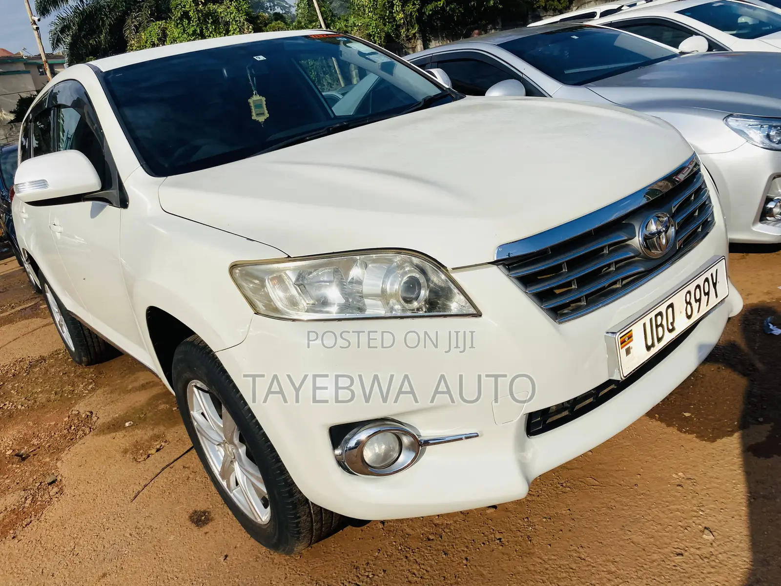 Toyota Vanguard 2010 White
