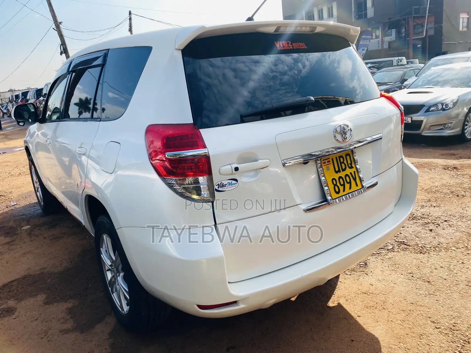 Toyota Vanguard 2010 White