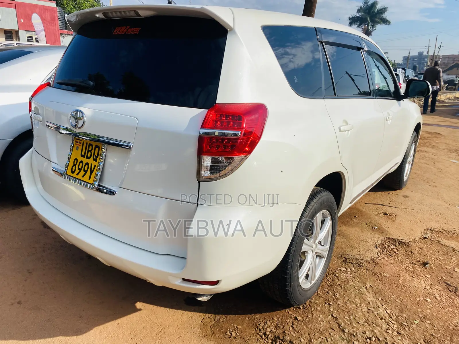 Toyota Vanguard 2010 White