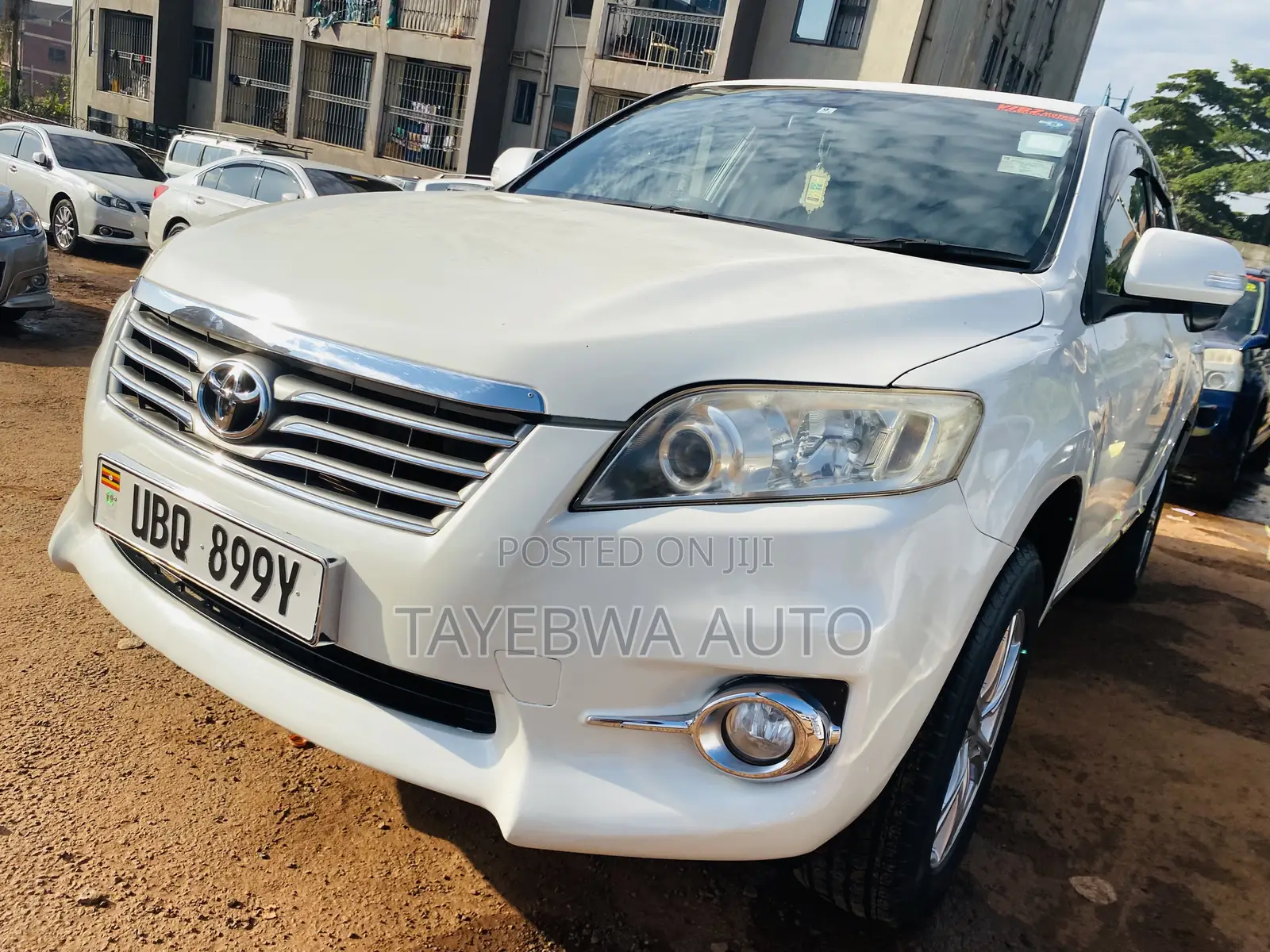 Toyota Vanguard 2010 White