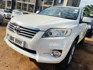 Toyota Vanguard 2010 White