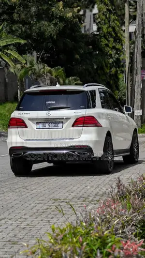 Mercedes-Benz GLE-Class 2018 White
