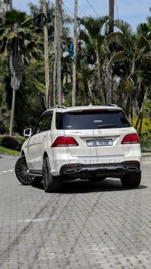 Mercedes-Benz GLE-Class 2018 White