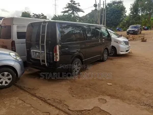 Toyota HiAce 2011 Black