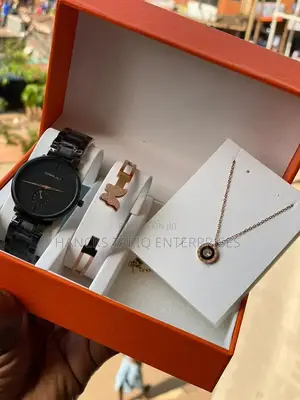 Elegant Women’S Gift Set