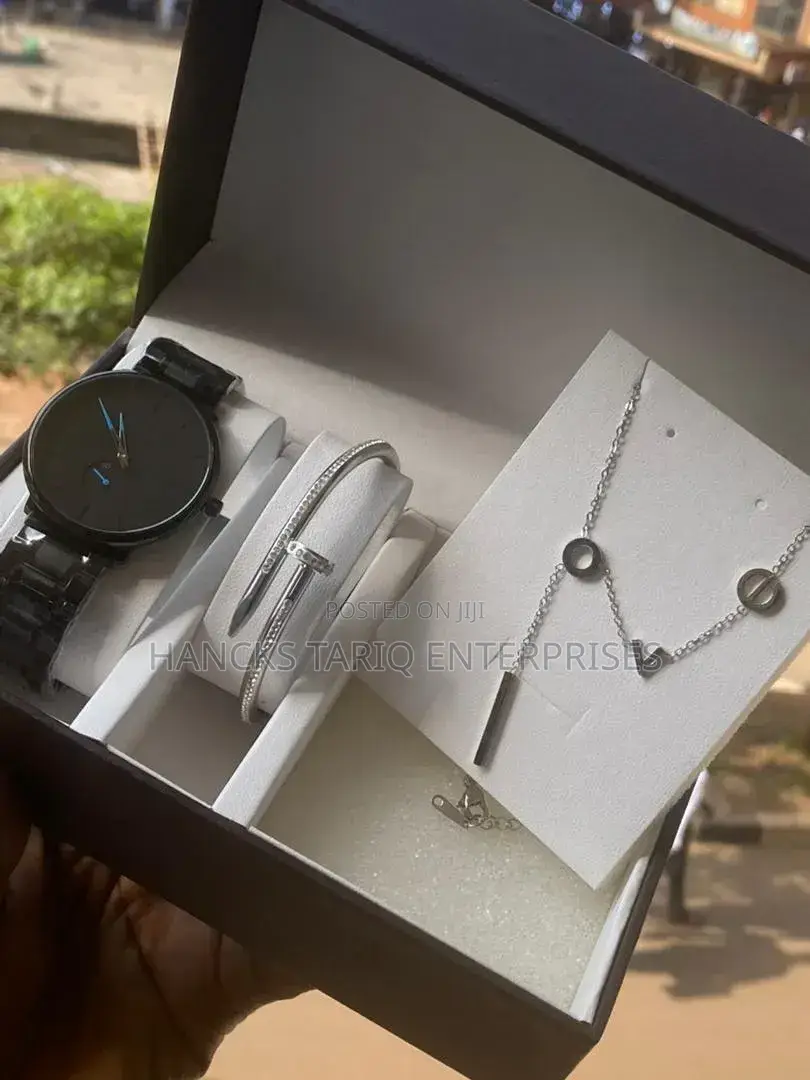 Elegant Women’S Gift Set