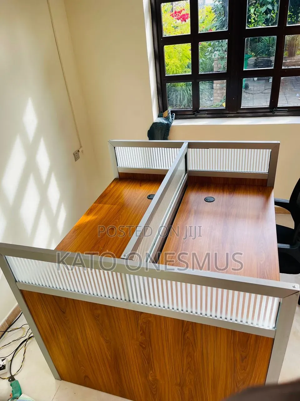 2 Ways Seater Workstation