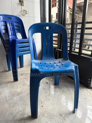 Deluxe Blue Plastic Chairs Plastic Chairs