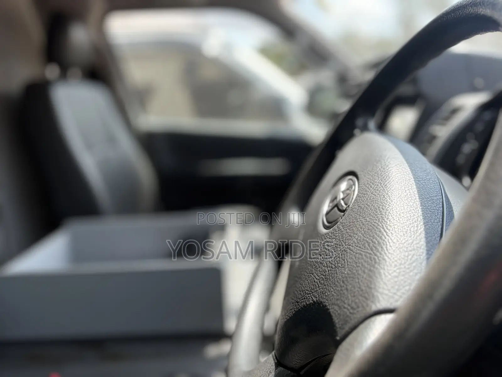 Toyota Grand HiAce 2018 White