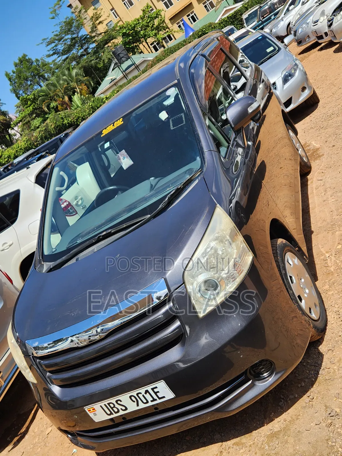 Toyota Noah 2010 Gray