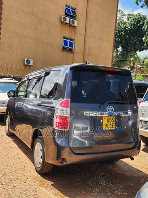 Toyota Noah 2010 Gray