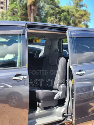 Toyota Noah 2010 Gray