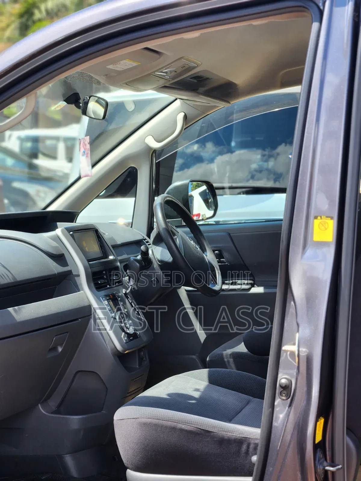 Toyota Noah 2010 Gray