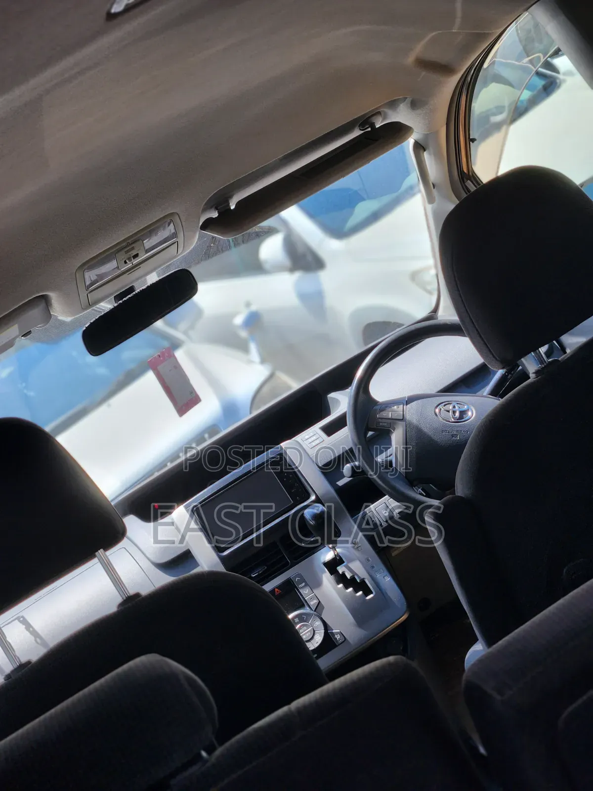 Toyota Noah 2010 Gray