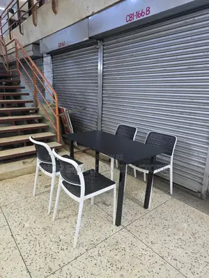 Combo Set Dining Plastic Table and Chairs Plastic Table and Chairs