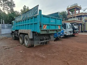 Mitsubishi Fuso Dump Truck