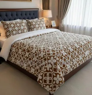 4-Piece Tufted Duvet Set in Brown Featuring a Geometric Floral Pattern
