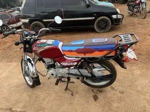Bajaj Boxer 100 2025 Red