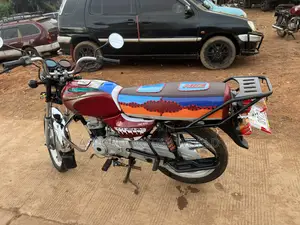 Bajaj Boxer 100 2025 Red