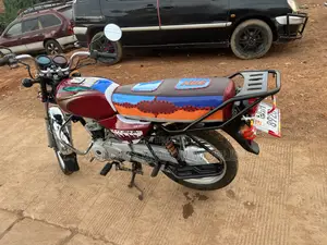 Bajaj Boxer 100 2025 Red