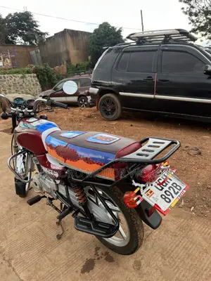 Bajaj Boxer 100 2025 Red