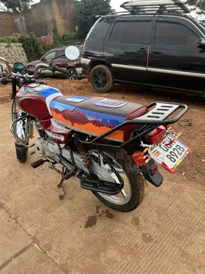 Bajaj Boxer 100 2025 Red