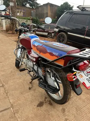 Bajaj Boxer 100 2025 Red