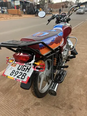 Bajaj Boxer 100 2025 Red