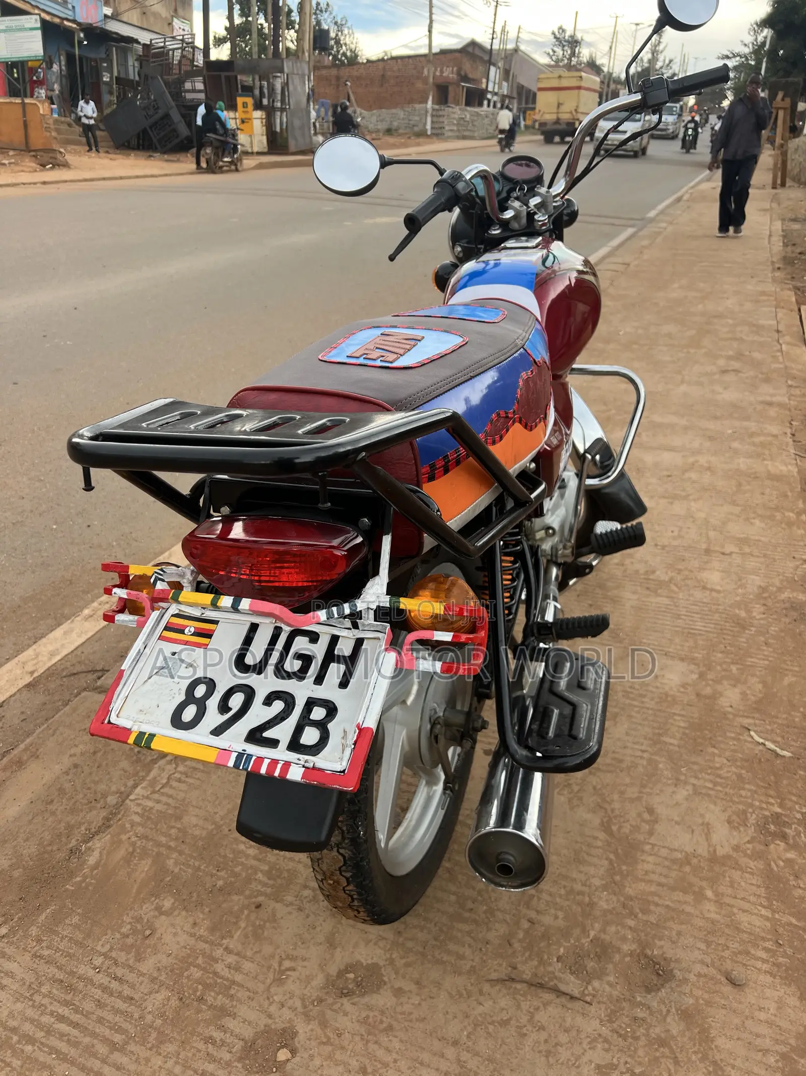 Bajaj Boxer 100 2025 Red
