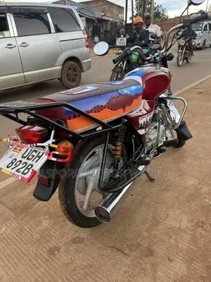 Bajaj Boxer 100 2025 Red