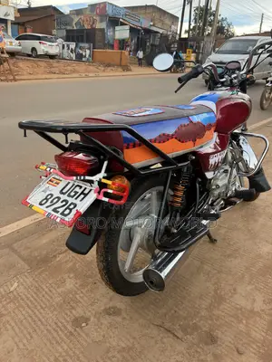 Bajaj Boxer 100 2025 Red