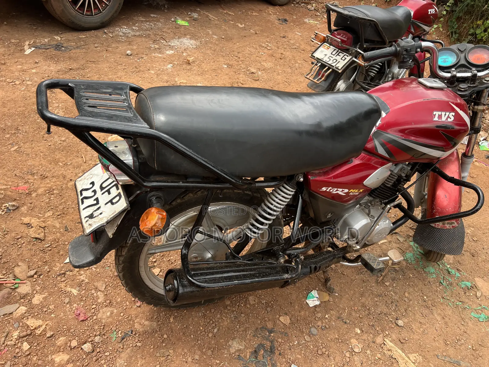 TVS HLX 125 2022 Red