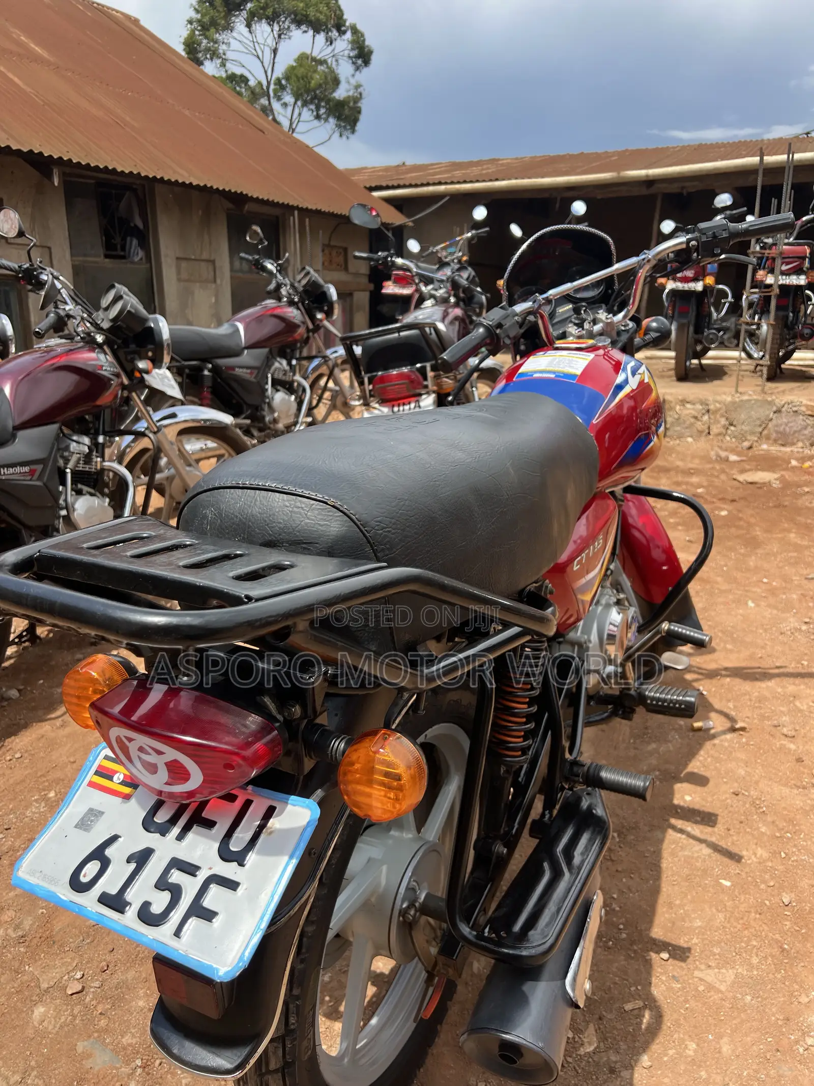Bajaj CT 125X 2023 Red