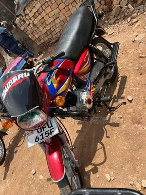 Bajaj CT 125X 2023 Red
