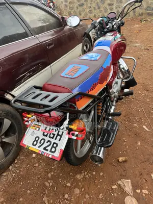 Bajaj Boxer 100 2025 Red