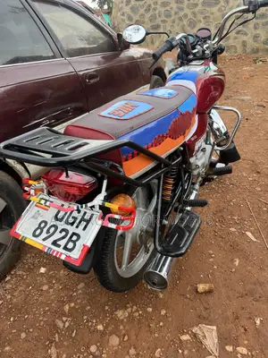 Bajaj Boxer 100 2025 Red