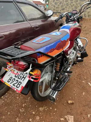 Bajaj Boxer 100 2025 Red